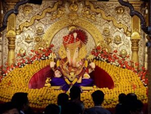 गणेश जी को समर्पित 7 शक्तिशाली बुधवार उपाय जो जीवन की समस्याओं को दूर करें